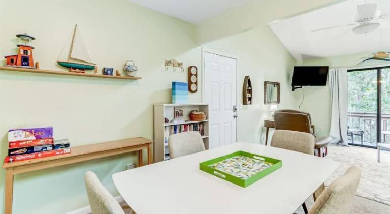 Vacation home with pool | Pet-friendly — photo 4