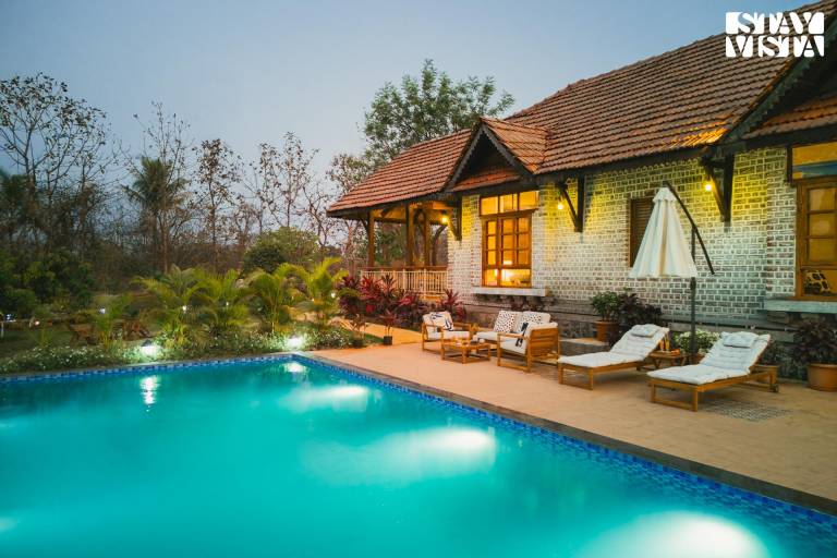 Villa with private pool & yard in Nashik