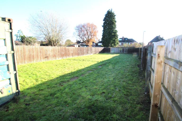 Bungalow Sleeps 8 Pets Enclosed Garden Parking