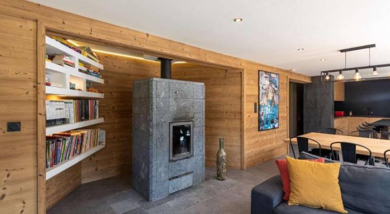 Chalet with jacuzzi & pool — photo 5