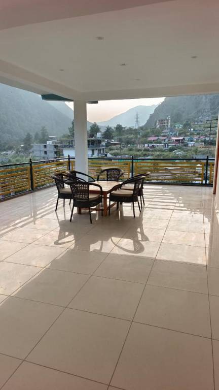 Vacation home with patio — photo 4