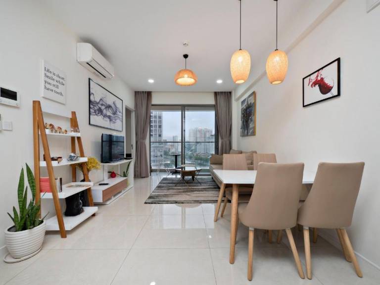 Beautiful apartment with pool, barbecue & yard | Near Bến Thành Market | Perfect for remote work | Pet-friendly — photo 2