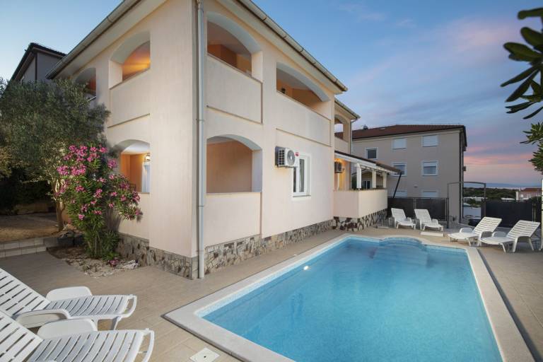 Ferienhaus in Ližnjan für max. 13 Personen, Ferienhaus in Ližnjan für max. 13 Personen,
