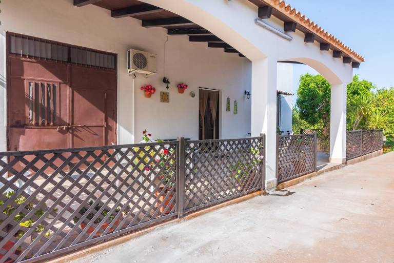 Family-friendly villa with BBQ, fast internet & terrace | Garden view | Perfect for remote work | Pets are welcome — photo 3