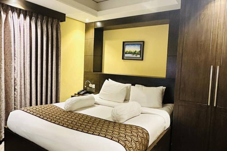 Hotel The Capital