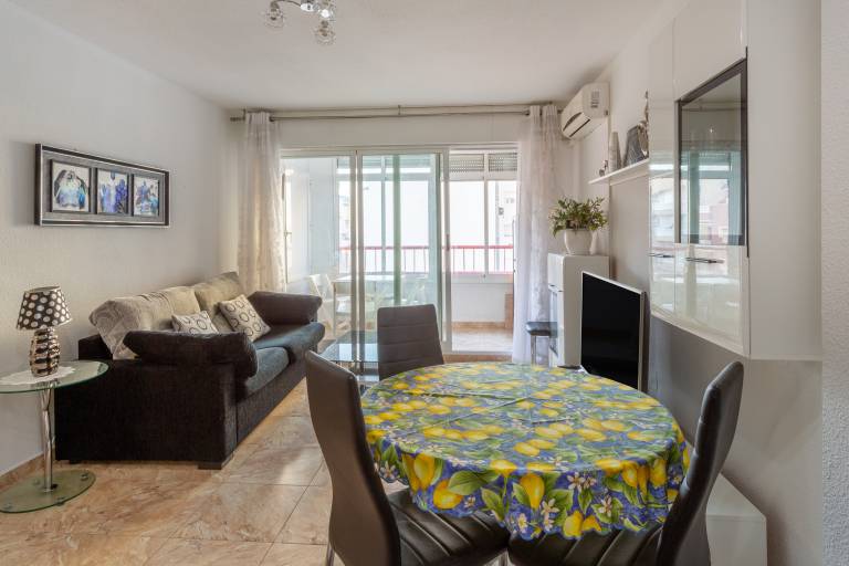 Beautiful Vacation Hom "Mtsrat8 "e with Air Conditioning & Terrace in Almeria