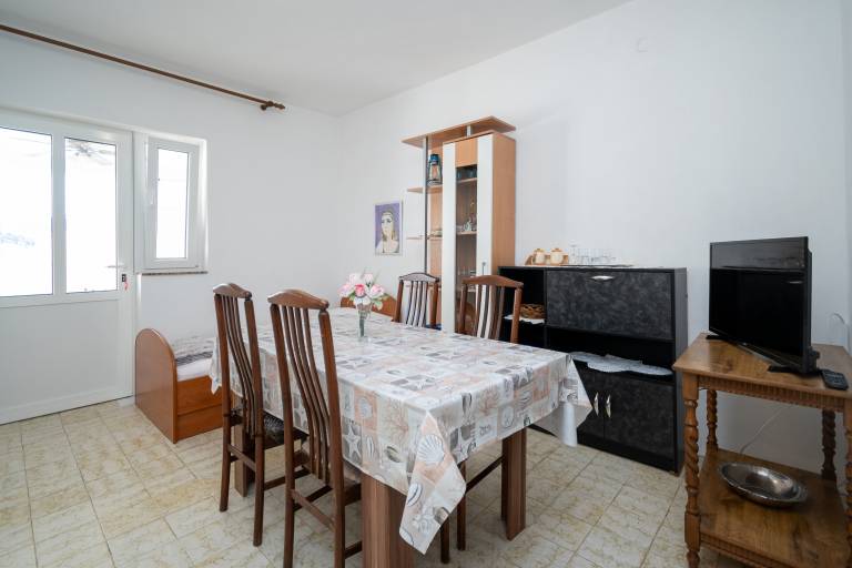 Two bedroom apartment near beach Metajna (Pag) (A-6395-a) — photo 2