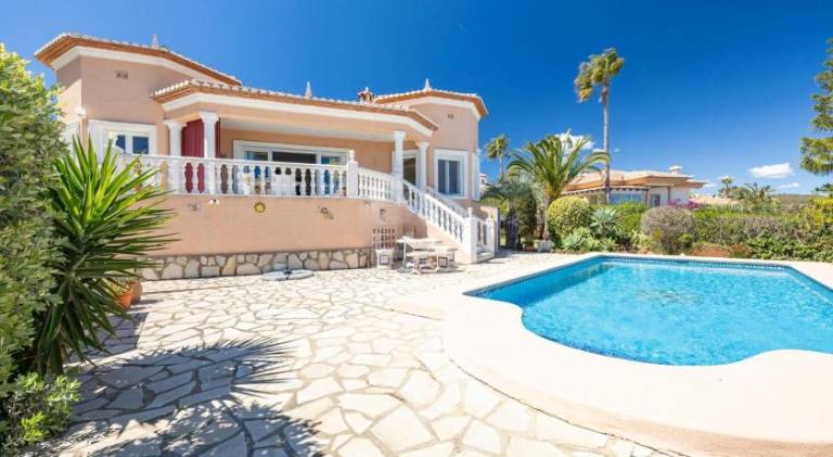 Villa with patio, garden & private pool | Perfect for remote work in Denia