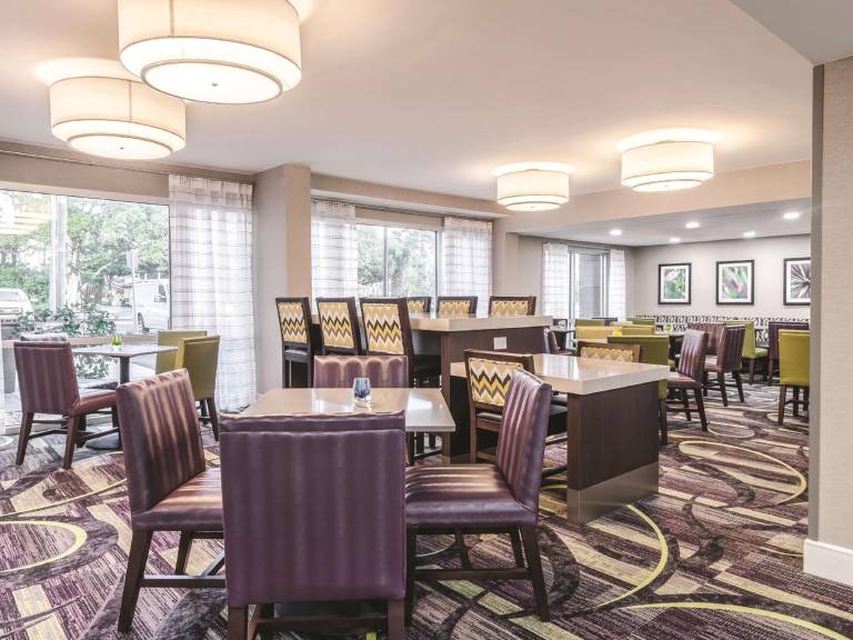 La Quinta Inn & Suites by Wyndham Myrtle Beach - N Kings Hwy — photo 5