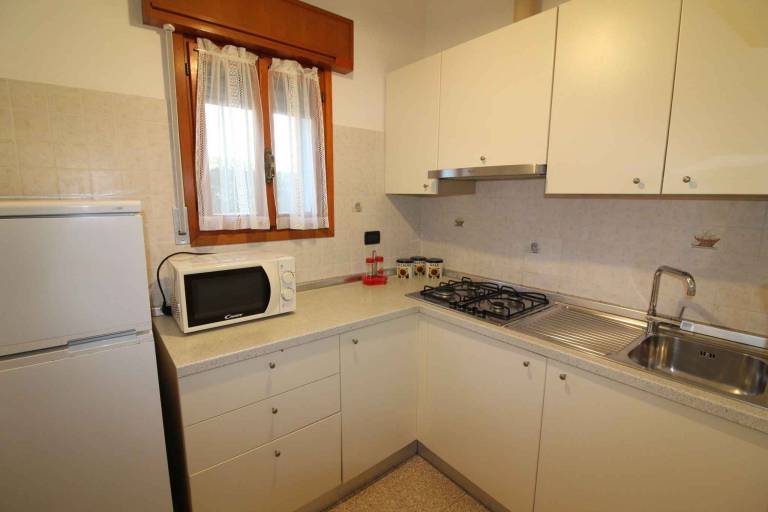 Holiday apartment with yard & terrace — photo 5