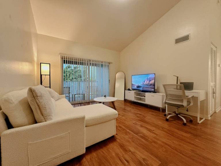 Fully equipped holiday apartment | Dogs allowed in Pembroke, ON