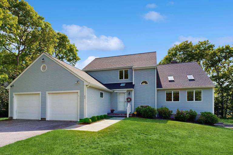 House  Waquoit Village