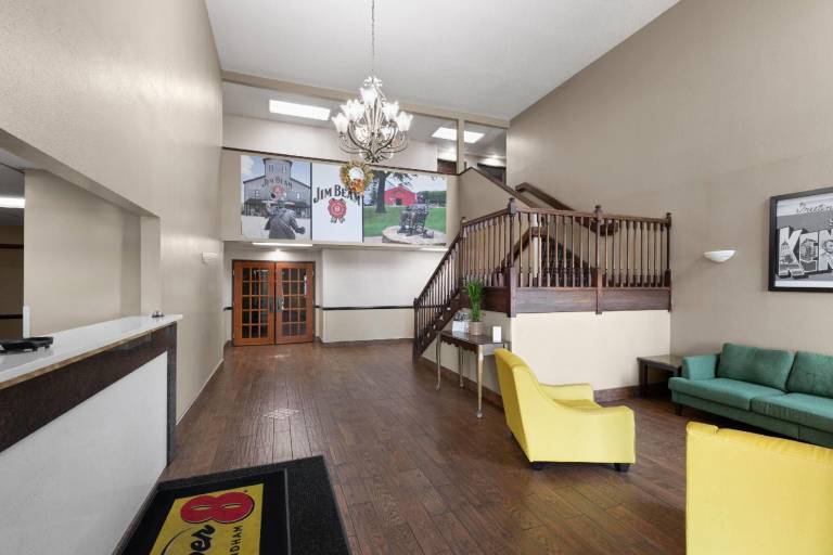 Super 8 by Wyndham Shepherdsville / Louisville South I65 — photo 3