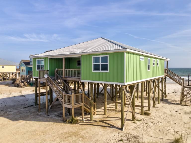 Breeze Away - 2525 Bienville Blvd in Dauphin, MB