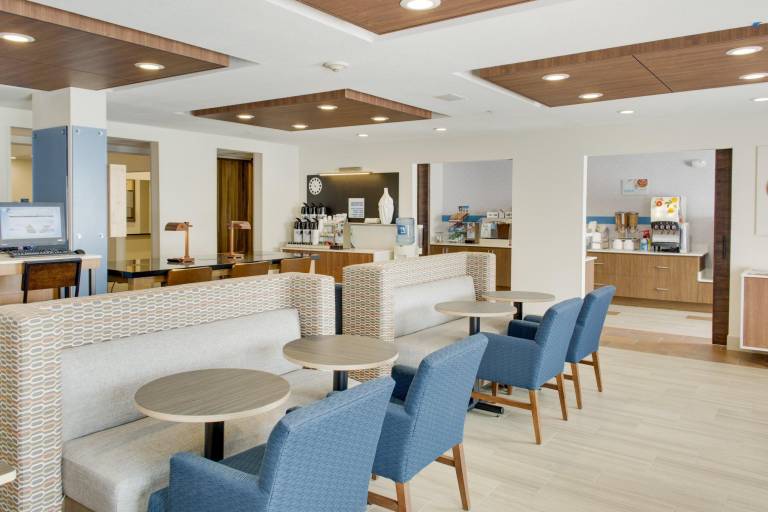 Holiday Inn Express Hotel & Suites Chickasha By IHG — photo 3