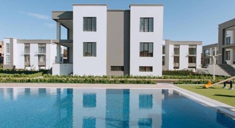 Villa with pool, yard & terrace | Pet-friendly — photo 5