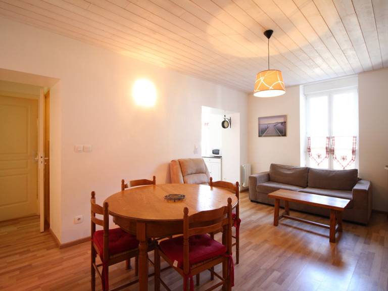 Holiday apartment with 2 rooms for 6 persons — photo 2
