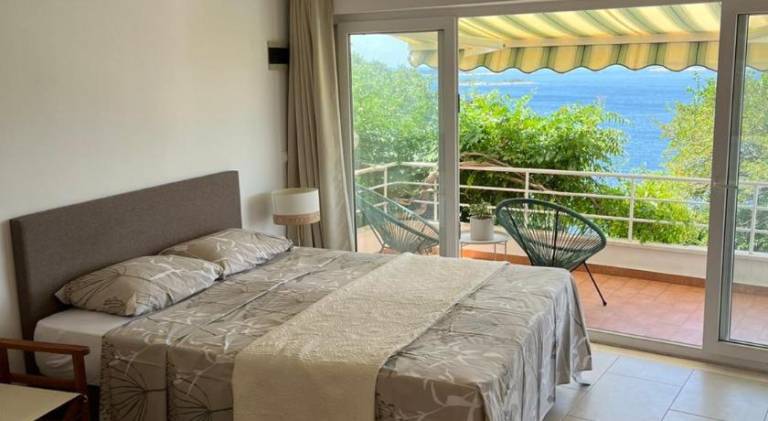 Apartment with 1 room for 2 persons in Zupa dubrovacka