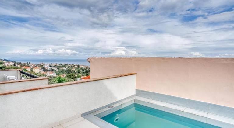 Villa with pool — photo 2
