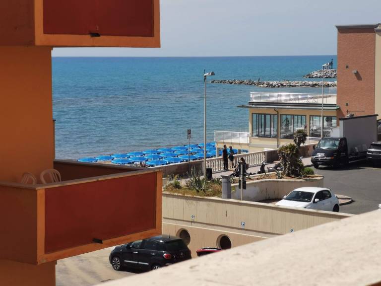 Sea View: Large 3-room apt. near the beach — photo 3