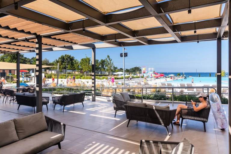 Mobile home with pool, yard & barbeque | Pets are welcome in Umag
