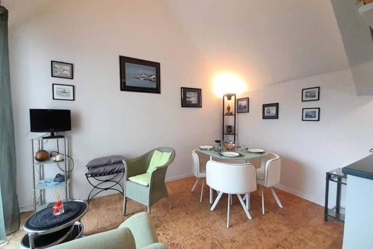 Apartment with garden — photo 3
