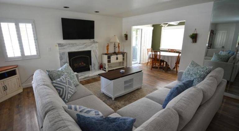 House with pool & hot tub in Oakhurst, CA