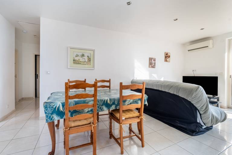 Fully equipped nice rental apartment with garden, barbeque & patio | Sea view | Close to the beach | Pets allowed — photo 4