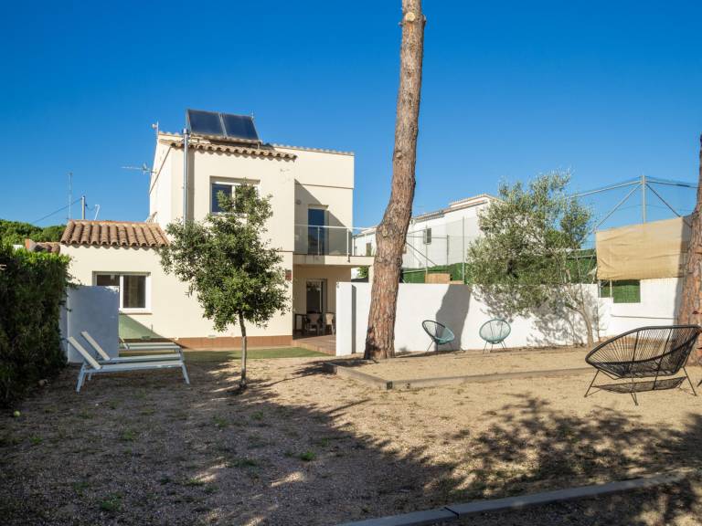House in L'Escala with private pool and parking near the beach — photo 3