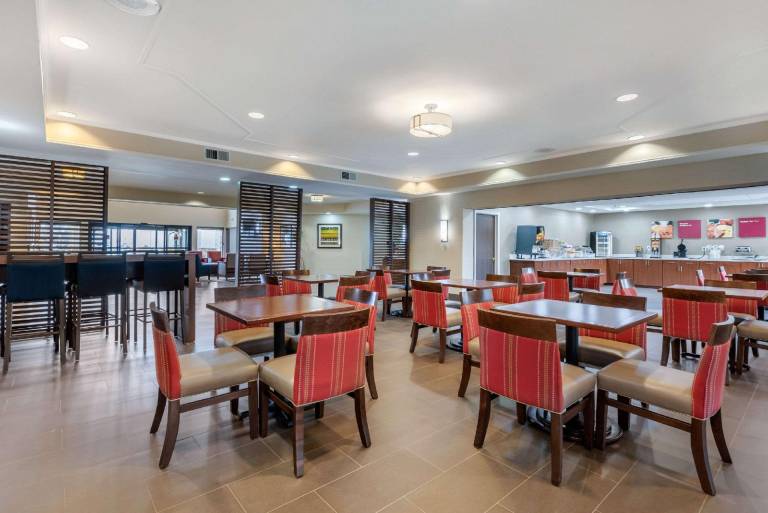 Comfort Suites Lafayette University Area — photo 4