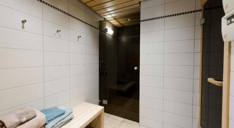 Holiday apartment with jacuzzi — photo 5