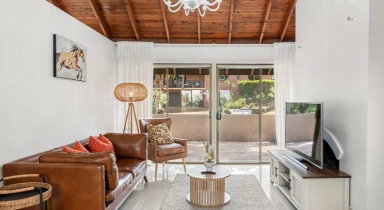 330 m&sup2; Ferienhaus