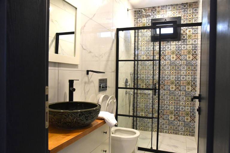Family-friendly charming rental apartment with private pool & BBQ | Pets allowed — photo 3