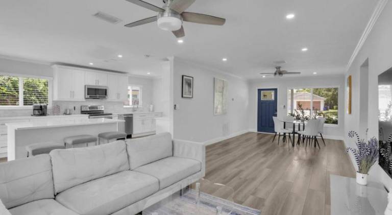 House with jacuzzi & pool | Pet-friendly — photo 2
