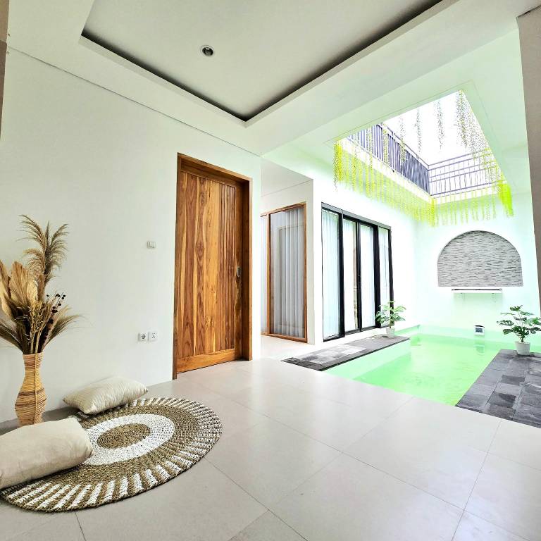 Villa with yard & pool | Perfect for remote work — photo 3