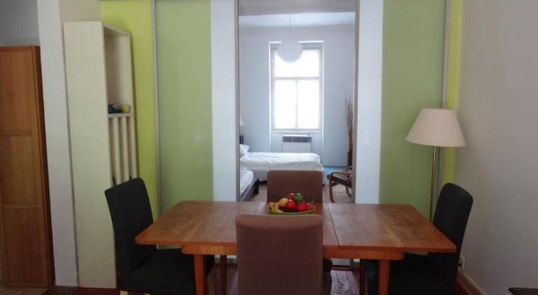 Rental apartment with yard — photo 4