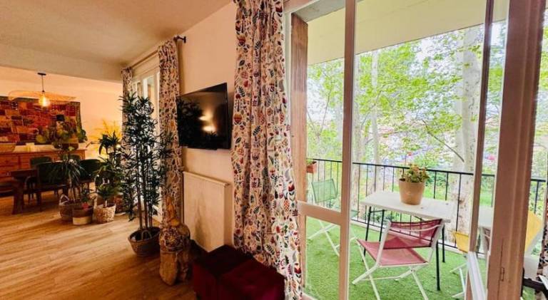 Bel Appartement Gare Centre Face aux Remparts 8 personnes Parking WIFI — photo 2