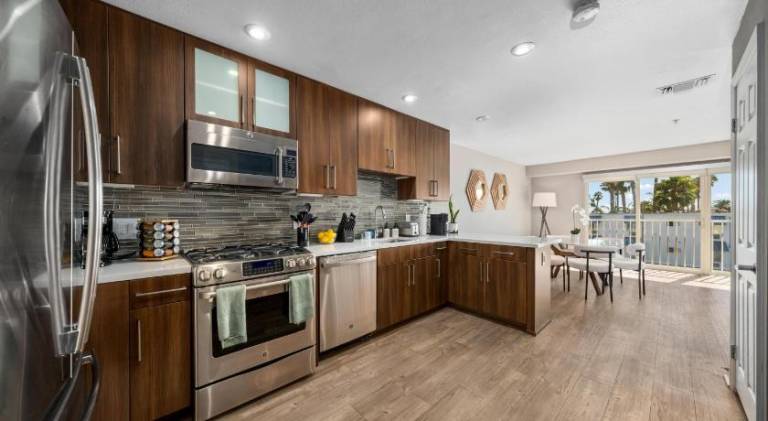 Ocean Views - Rooftop Pool 2BR Santa Monica — photo 4
