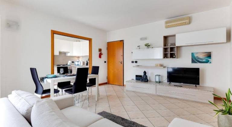 Rental apartment with 2 rooms for 4 persons — photo 2