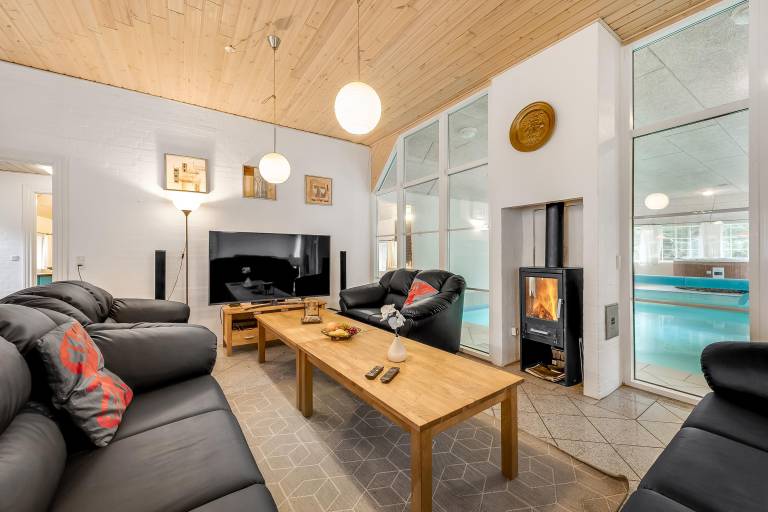 Child-friendly house with jacuzzi, pool & sauna | Pet-friendly — photo 4