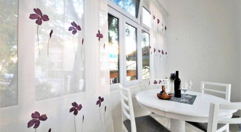 Apartment with 2 rooms for 6 persons — photo 3