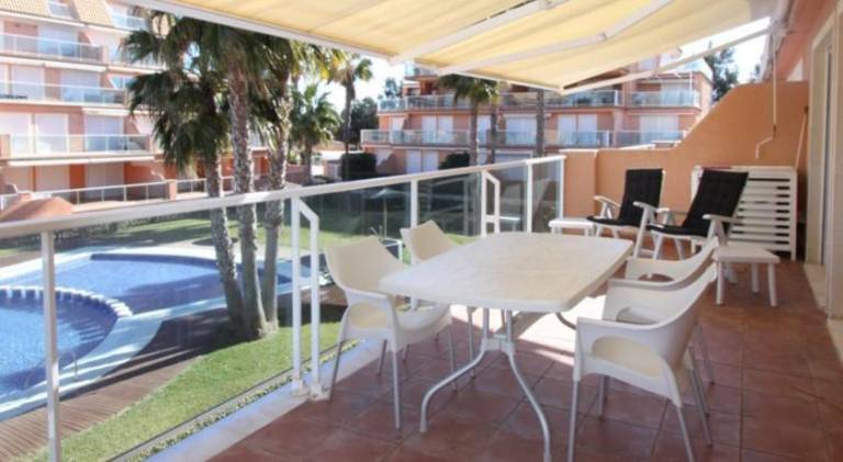 Apartment with pool & patio — photo 4