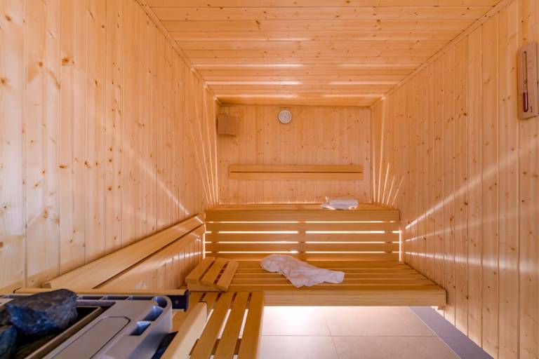 Beautiful apartment with sauna | Next to Zürich Hauptbahnhof | Dogs allowed — photo 5