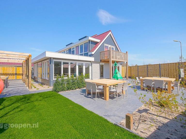 Fully equipped charming vacation home with patio & garden | Beach nearby | Pets allowed — photo 2