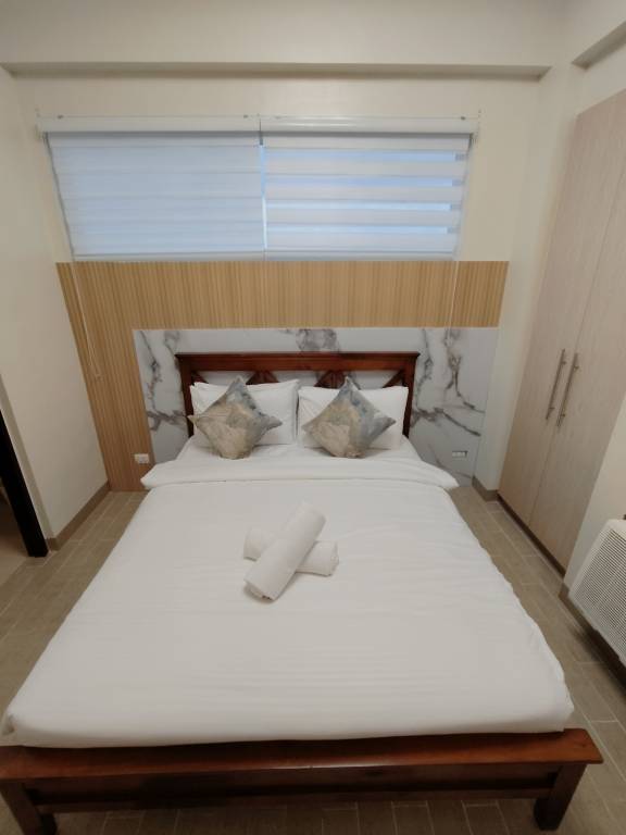 Family-oriented private room with pool | Pet-friendly in Iloilo