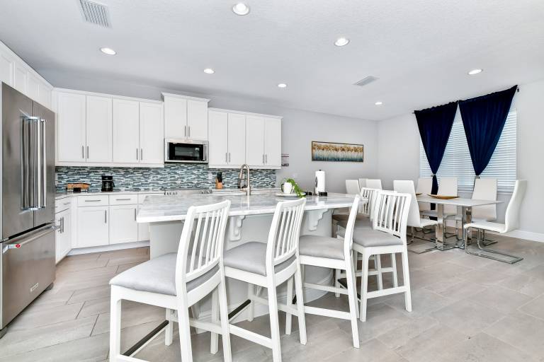 Child-friendly vacation home with hot tub & private pool | Pets allowed — photo 3