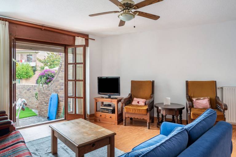 Fully equipped house with yard, patio & pool | Beach nearby | Pets are welcome — photo 3