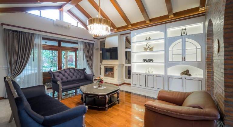Fully equipped nice villa with private pool, patio & barbeque | Good for workation | Pets allowed in Hang Dong