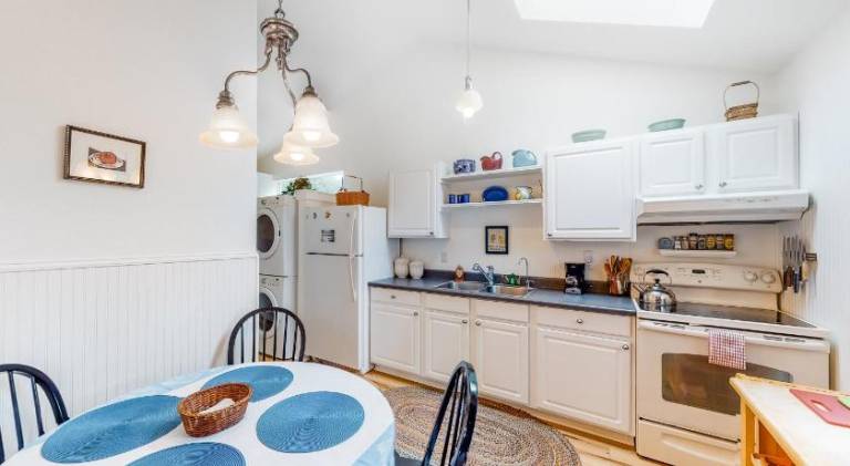 Vacation home | Beach nearby | Pet-friendly — photo 4