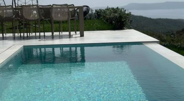 Apartment with private pool, yard & terrace | Good for workation in Pylos-Nestoras
